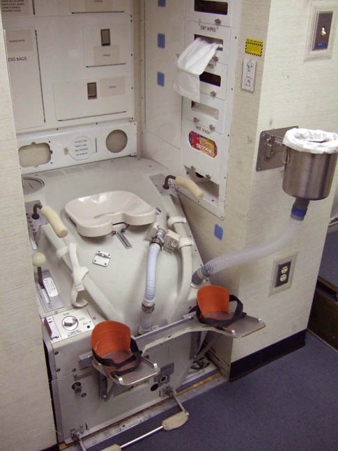 Toilette dans l'espace